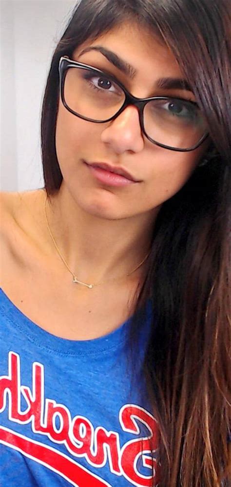 mia khalifa wallpaper|[100+] Mia Khalifa Pictures